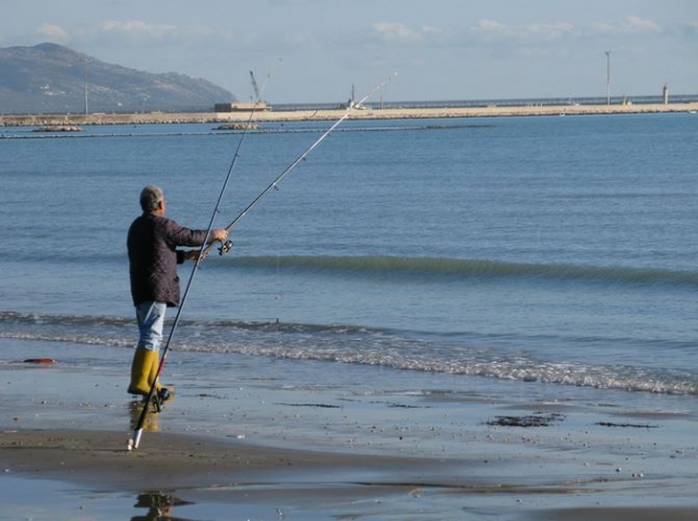  Pescar en el mar es lo más relajanle 